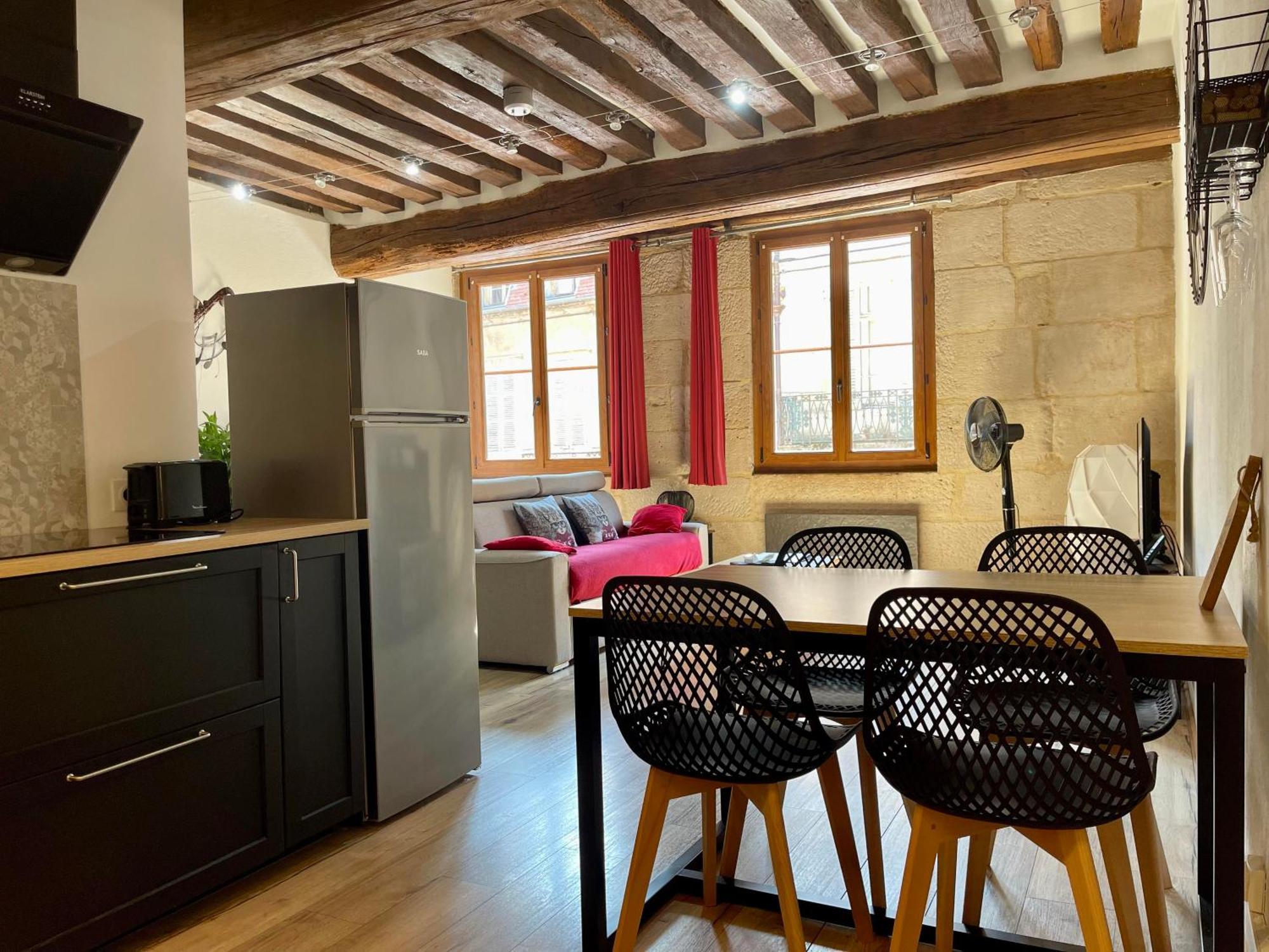 Appartements Chez Delphine Et Guillaume Au Coeur De Semur En Auxois ภายนอก รูปภาพ